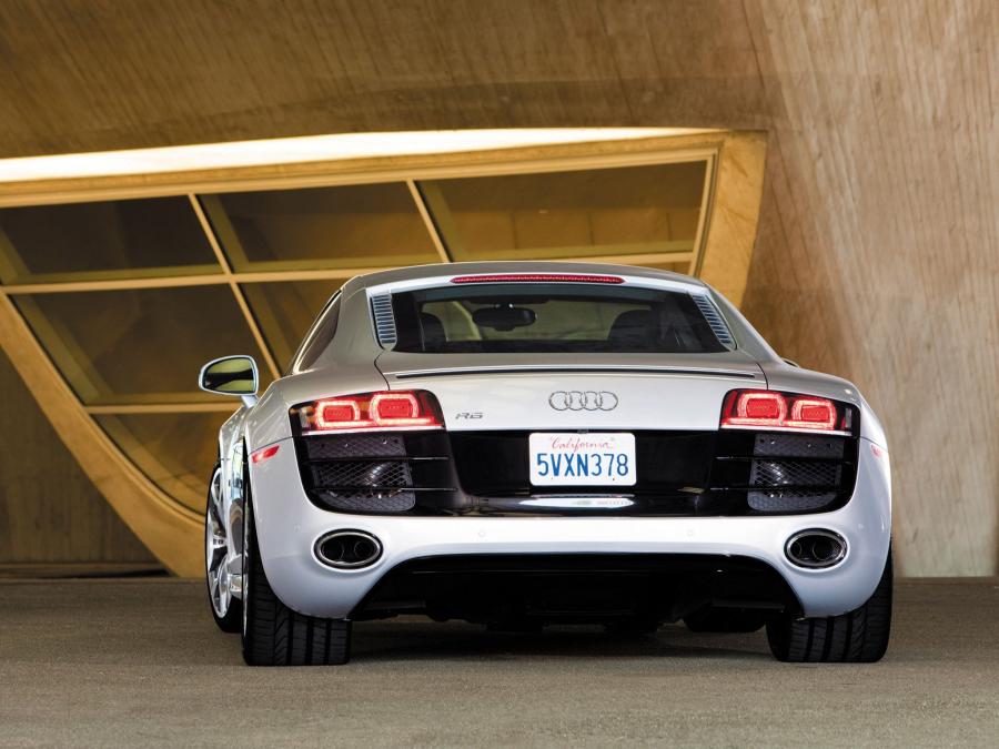  Audi R8 V10 2009 года  (NA) (фото 15 из 18)
